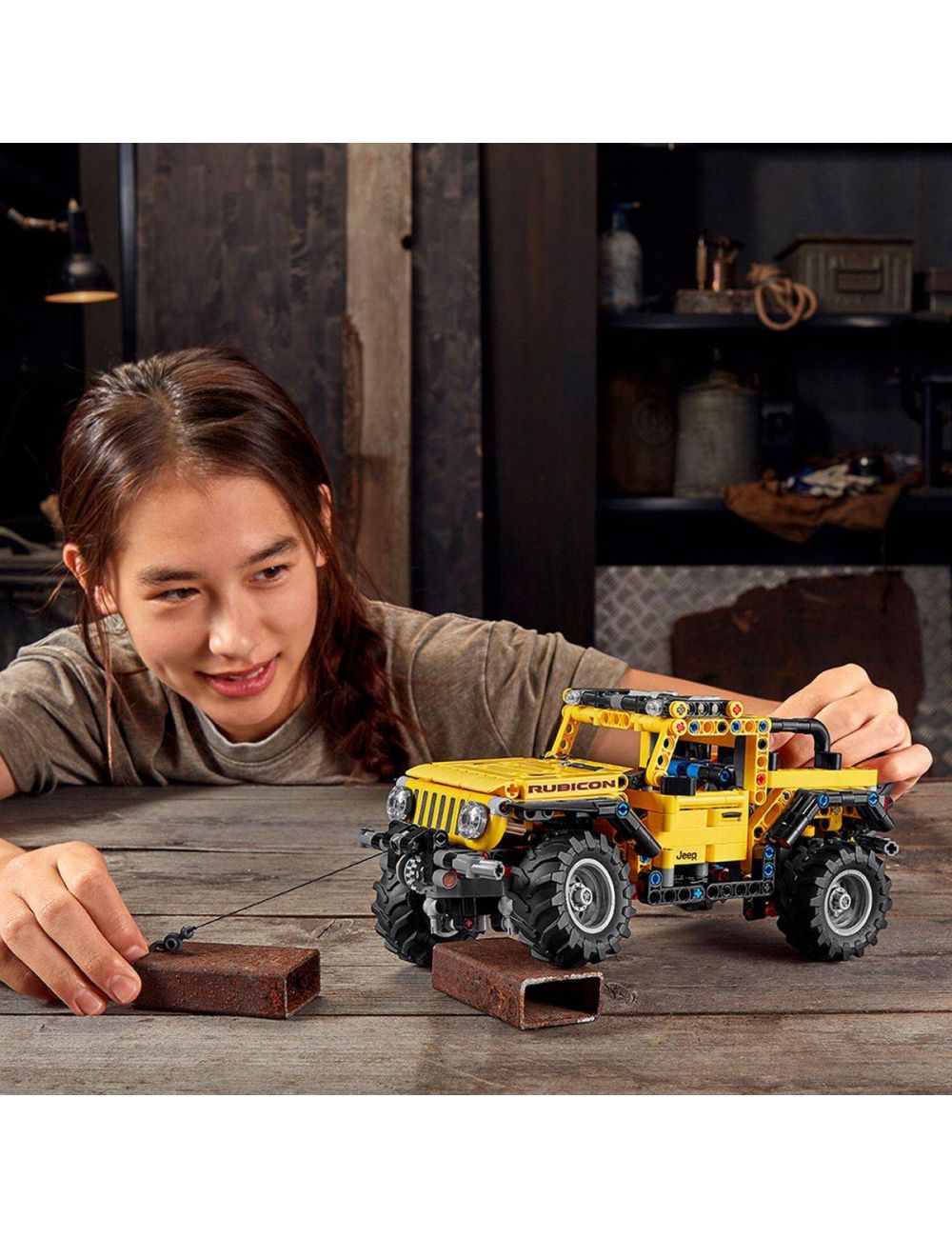 LEGO Technic Jeep Wrangler model 42122
