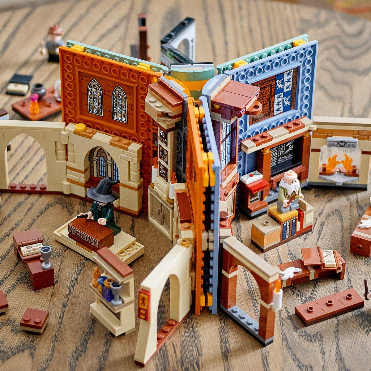 LEGO HARRY POTTER Chwile z Hogwartu: zajęcia z zaklęć i uroków 76385