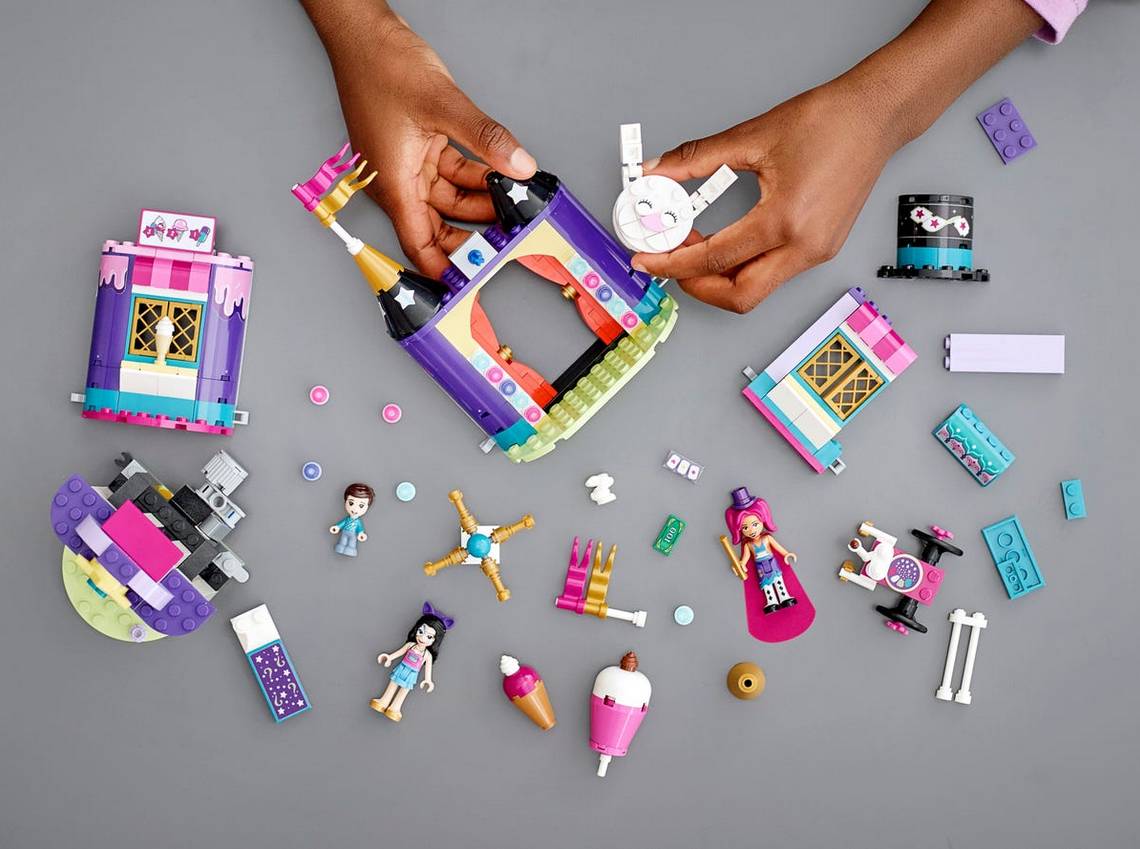 LEGO Friends Magiczne stoiska w wesolym miasteczku 41687