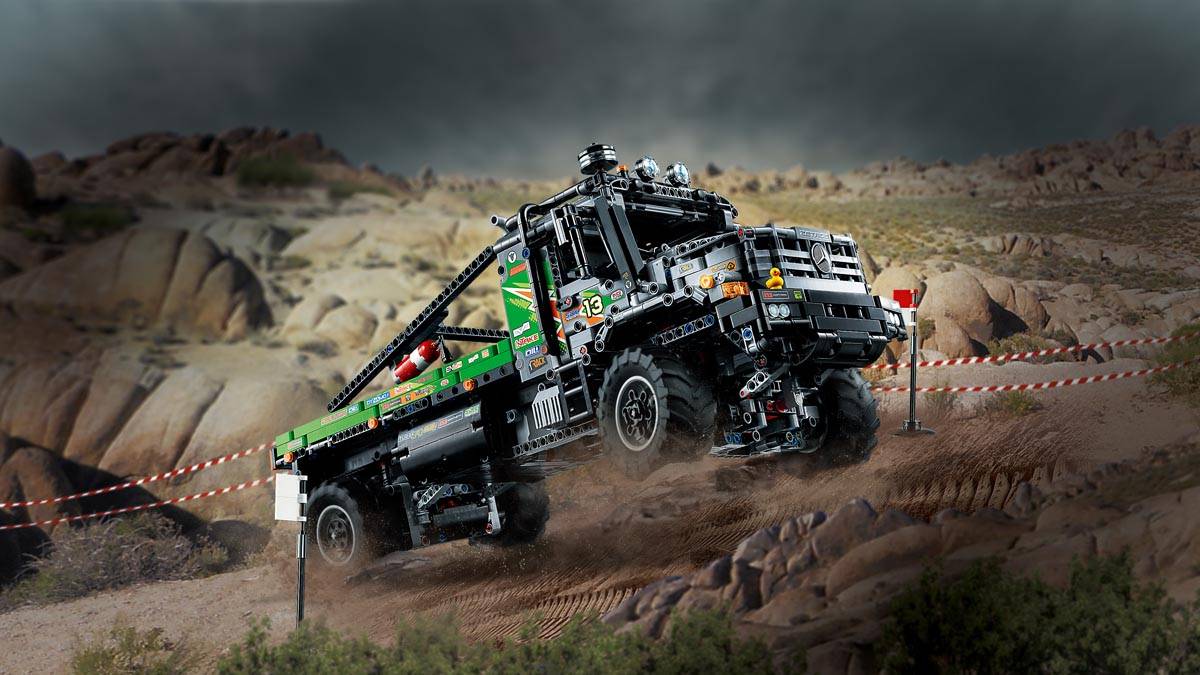 LEGO Technic Ciężarówka Mercedes-Benz Zetros z napędem na 4 koła 42129
